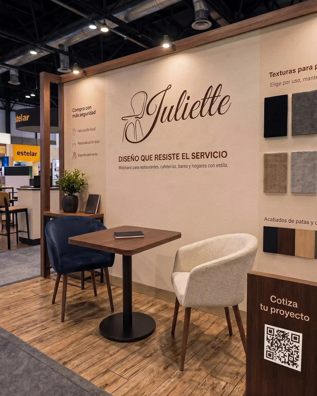 Stand de Juliette en Habitat Expo con mobiliario y muestrario de acabados